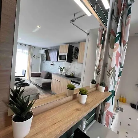 Cosy L'eclipse Balneo Apartment *
