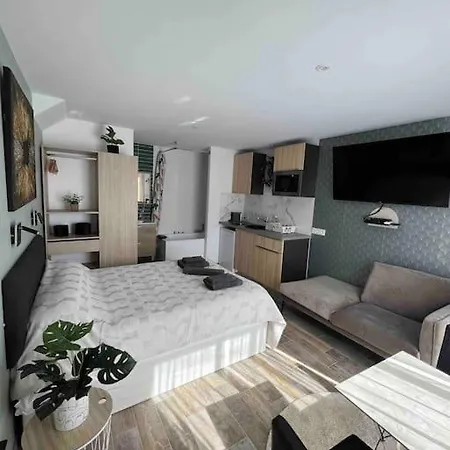 Cosy L'eclipse Balneo Apartment *